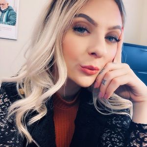 Meet your Posher, Victorialynne